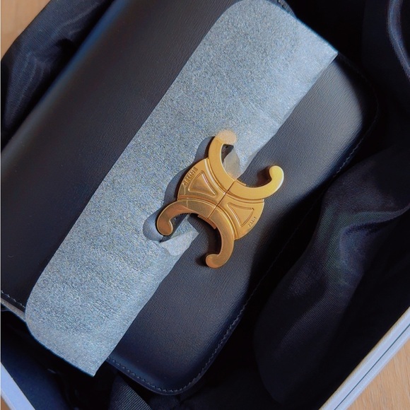 Triomphe Medium Bag - Picture 10 of 13